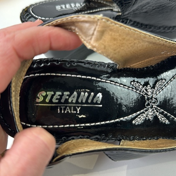 Elegant Black Wedge Sandals - Picture 11 of 11